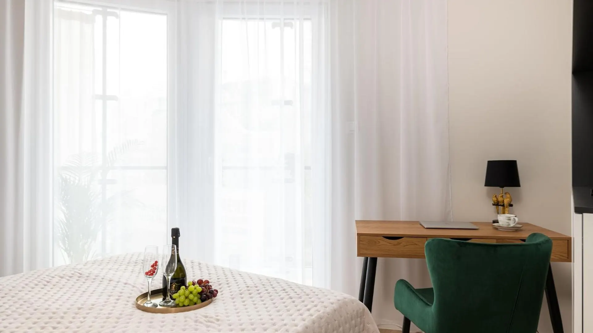 Luxury Design Apartments - Warsaw Tower Bliska Wola Poland