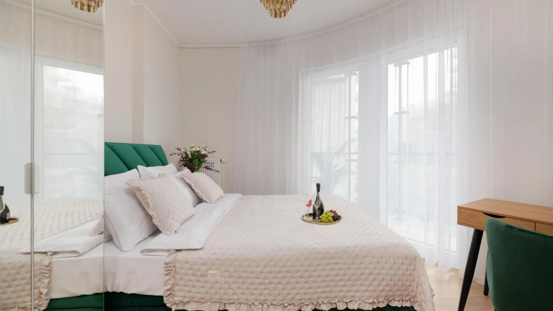 Luxury Design Apartments - Warsaw Tower Bliska Wola location